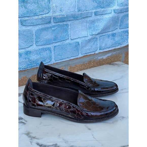 Stuart Weitzman reptile print loafer size 8 - Picture 1 of 11